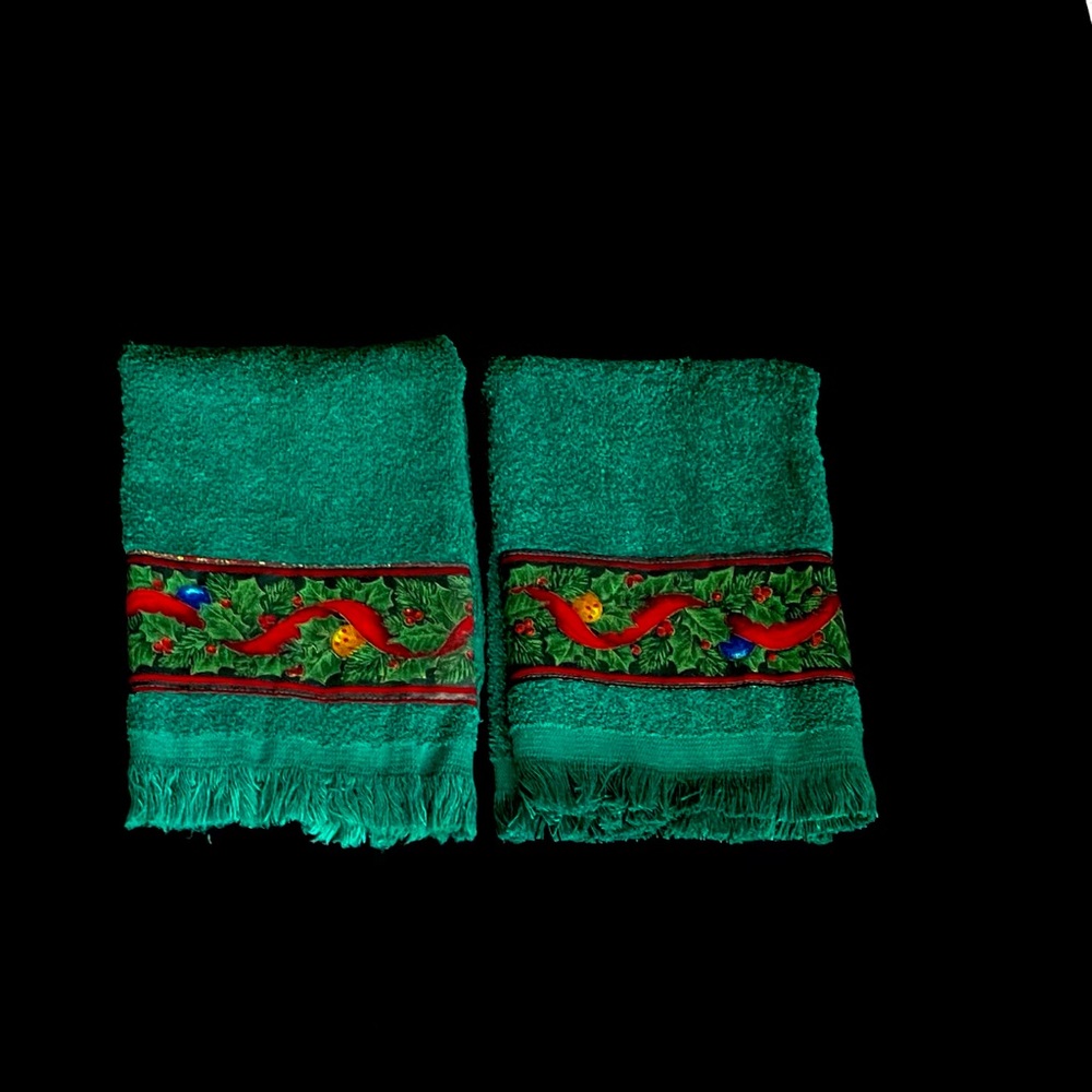 Pair of 2 Cannon Christmas Hand Towels NWOT